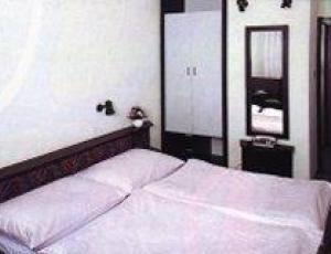 U Tri Lvu Hotel